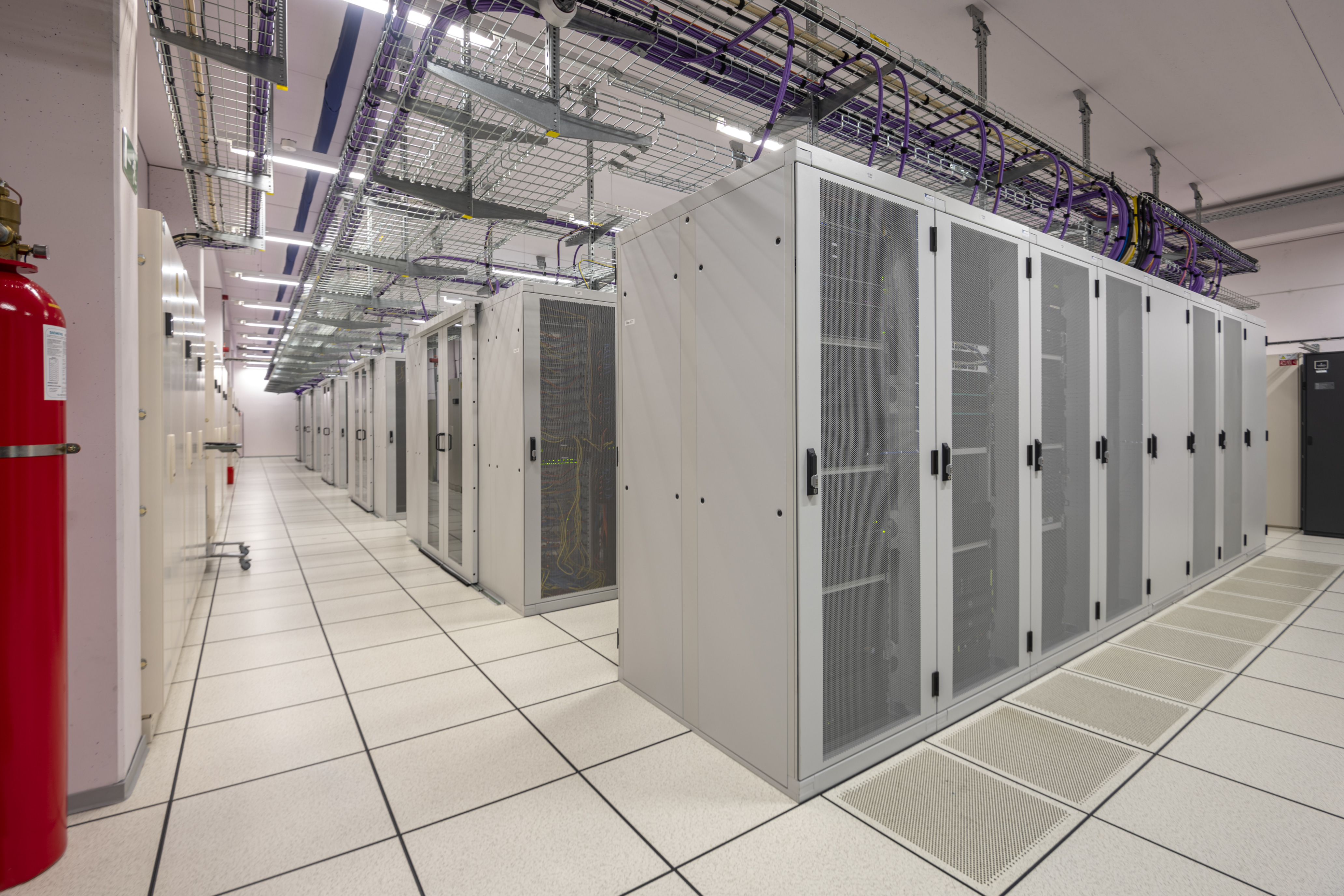 Overzicht van een aantal racks, servers in het datacenter